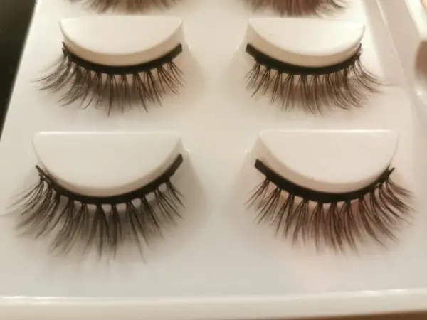Super Natural Magnetic eyelash with eyeliner and tweezer 3 x set - Image 2