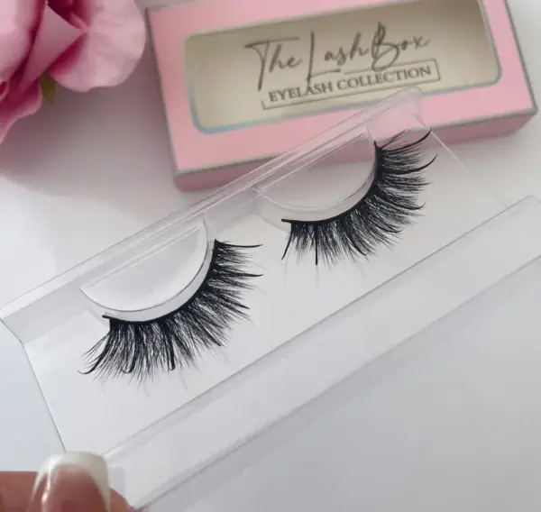 Wet Look Strip Lash 15-17mm - Image 2